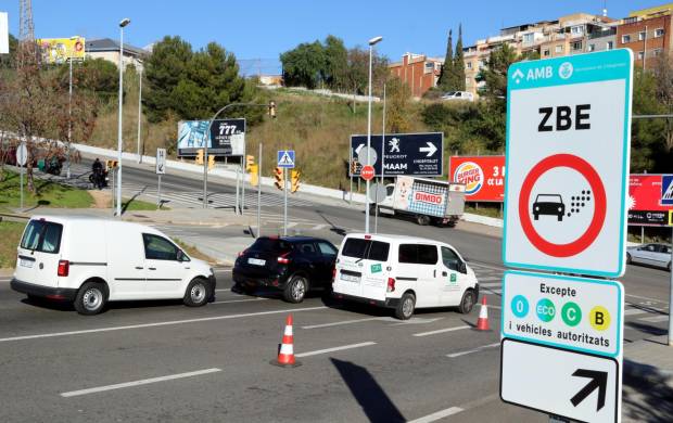 $!Los coches con etiqueta B tienen los días contados en las ZBE de Cataluña