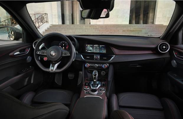 $!El diseño interior del Alfa Romeo Giulia Quadrifoglio Super Sport