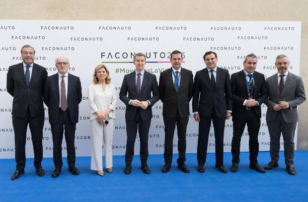 $!La presidenta de Faconauto junto a autoridades y representantes empresariales