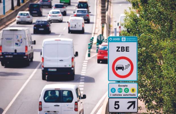 Madrid permitirá a los coches sin etiqueta que estén empadronados en el ayuntamiento madrileño