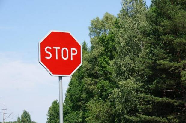 $!Al llegar a una señal de STOP debes detener tu vehículo