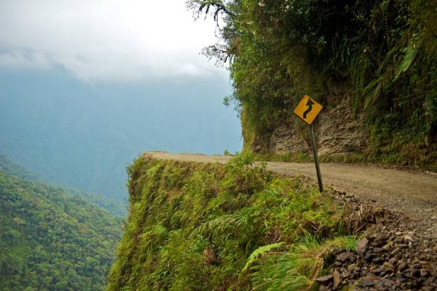 $!El Camino a los Yungos es realmente desafiante y muchos han muerto al cruzarla