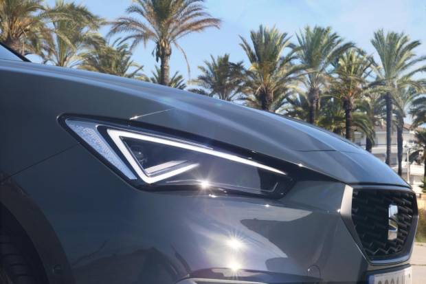 $!El Seat León e-Hybrid incorpora faros matriciales LED