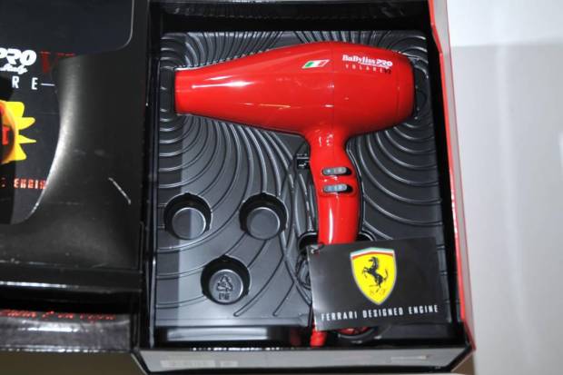 $!Uno de los muchos secadores de pelo de Ferrari junto a BaByliss