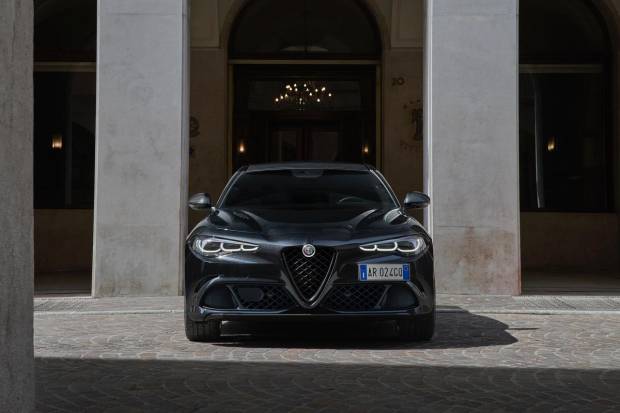 $!Alfa Romeo Giulia Quadrifoglio Super Sport