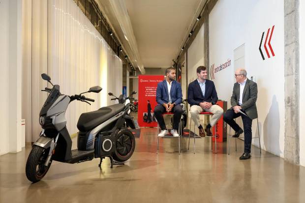 $!Llega a Canarias el servicio de intercambio de baterías de Acciona para los scooters de Silence