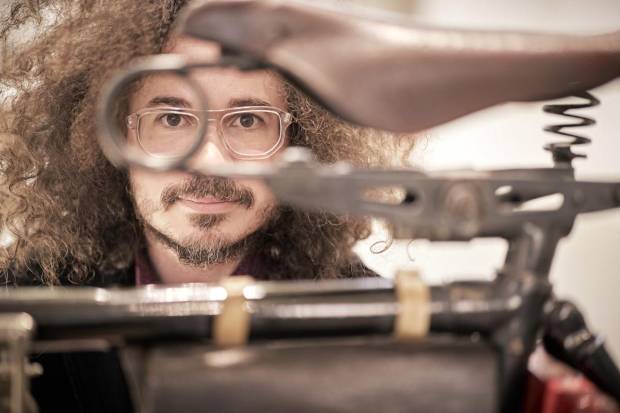 $!La mítica Skoda Slavia B renace como una café racer venida del futuro