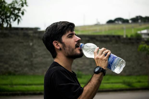 $!Mantenerte hidratado es vital cuando hace mucho calor