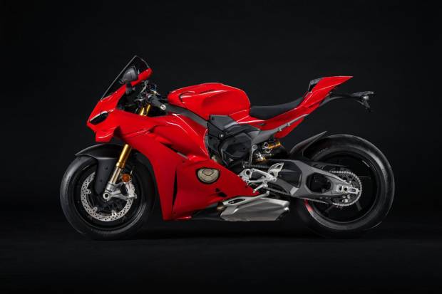 $!Ducati Panigale V4S