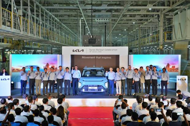 $!La ceremonia de inicio de producción del Kia Syros