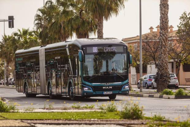$!Por Barcelona circulan buses 100% eléctricos.