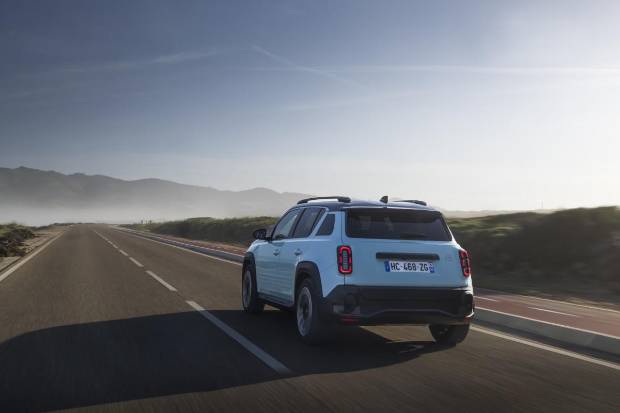 $!Renault 4 image bank media Test-Drive, on April 28th 2025 at Lisbonne, Portugal - Photo Clément Choulot / DPPI