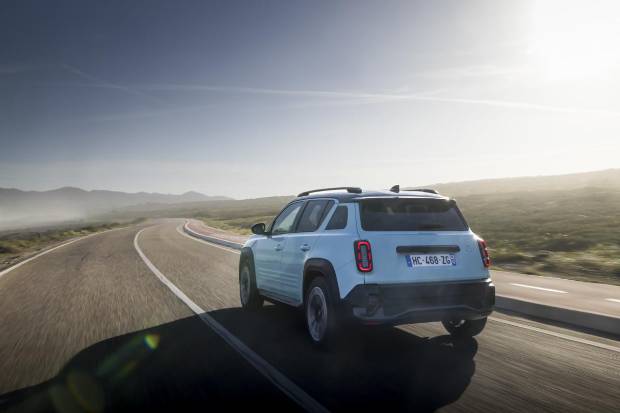 $!Renault 4 image bank media Test-Drive, on April 28th 2025 at Lisbonne, Portugal - Photo Clément Choulot / DPPI