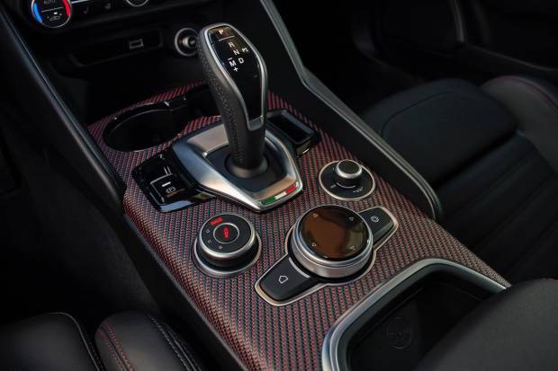 $!El diseño interior del Alfa Romeo Giulia Quadrifoglio Super Sport