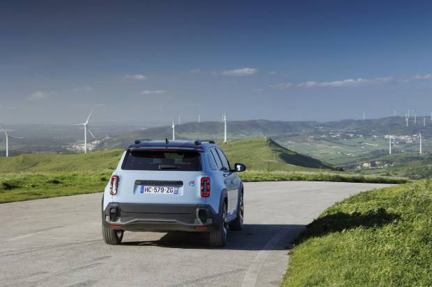 $!Renault 4 image bank media Test-Drive, on April 28th 2025 at Lisbonne, Portugal - Photo Clément Choulot / DPPI