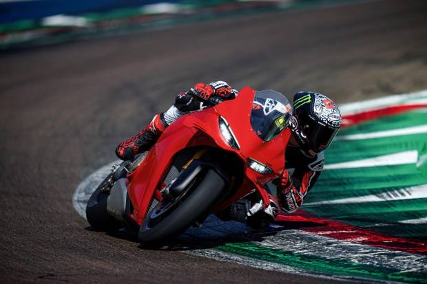 $!Ducati Panigale V4S