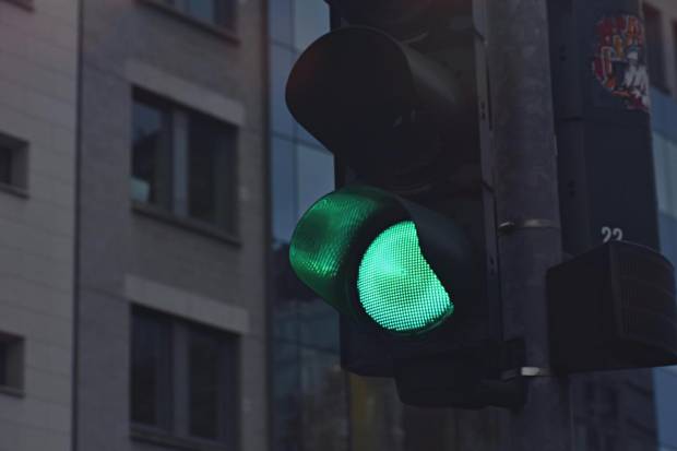 $!Dentro de poco tiempo los semáforos incorporarán la luz blanca