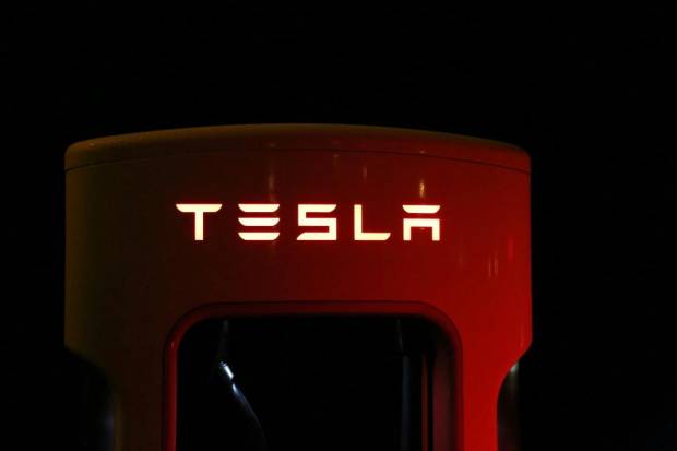 $!Tesla baja un 23% el precio de la cuota mensual para su red de supercargadores en Europa