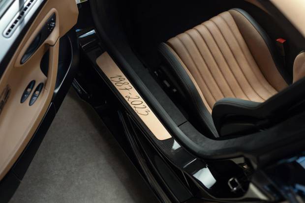 $!Bugatti Chiron Super Sport1 ‘Golden Era’: un homenaje al W16