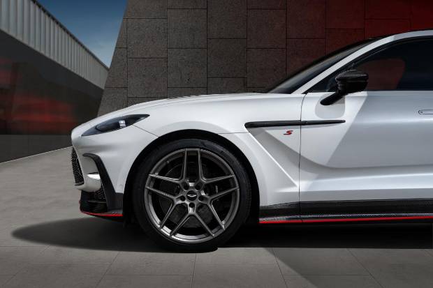 $!Aston Martin DBX S, un superdeportivo de ‘altura’