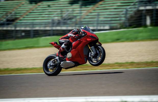 Ducati Panigale V4S: un ‘juguete’ para mayores con ADN de MotoGP