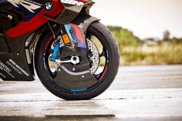 $!BMW M 1000 RR y M 1000 RR M Competition: ADN de circuito