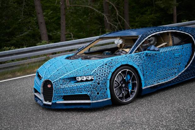 $!Bugatti Chiron de Lego