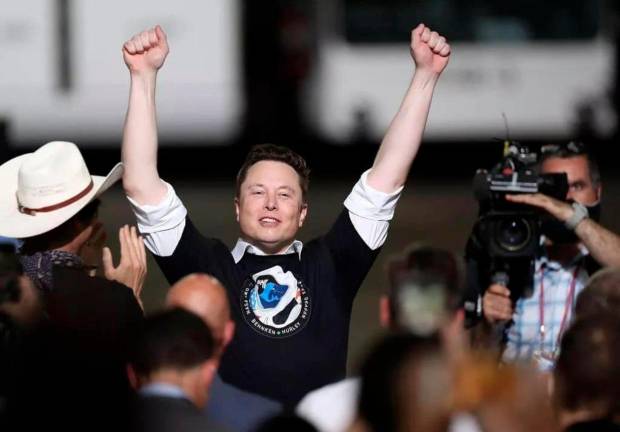 $!Musk celebra un lanzamiento exitoso con SpaceX