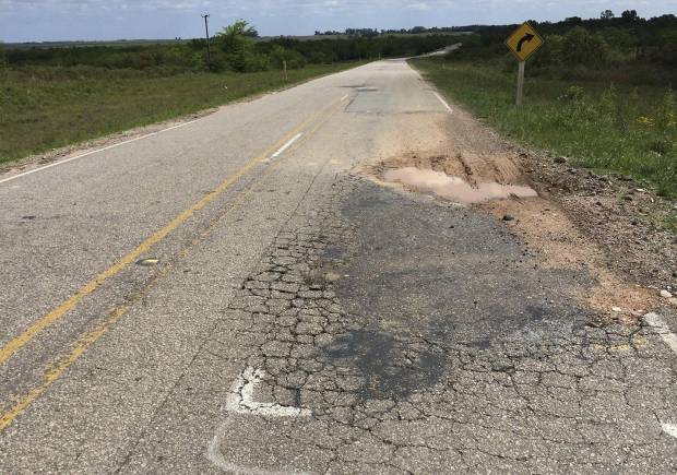 $!La piel de cocodrilo puede ser un enorme riesgo para los conductores