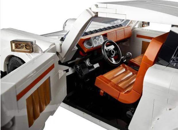 $!El interior del Porsche 911 de Lego