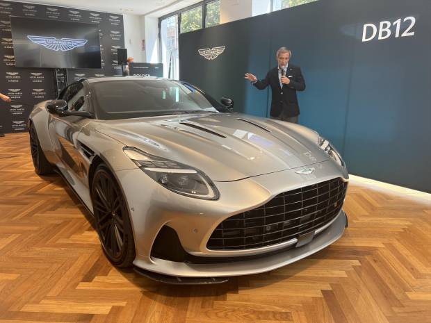 $!Presentación del Aston Martin DB12.