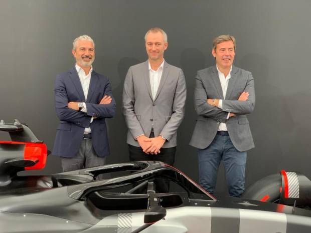 $!José Miguel Aparicio, director de Audi España, Adam Baker, presidente de Audi F1, y Nacho González, director de Comunicación