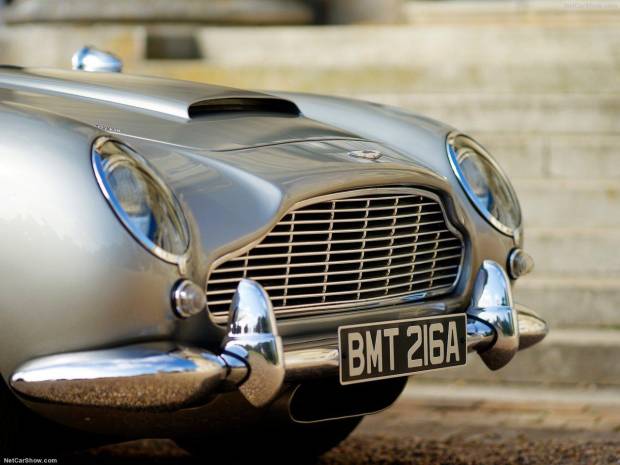 $!Aston Martin ha proporcionado muchos coches a las películas de James Bond