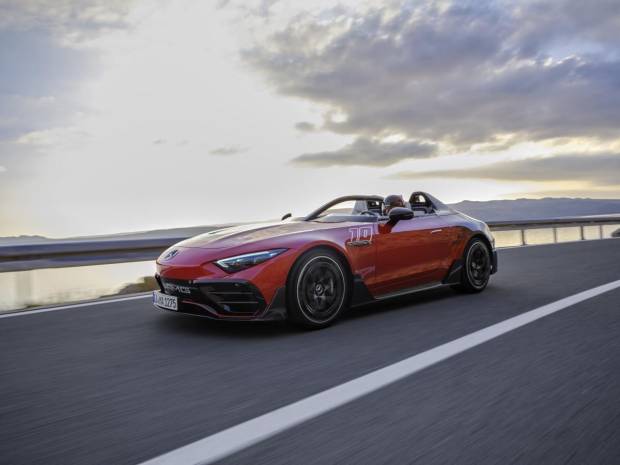 $!2024 / Concept Mercedes-AMG PureSpeed / Exterieurfarbe Le Mans Rot &amp; graphitgrau Metallic;(Energieverbrauch kombiniert: 13,7 l/100 km | CO₂-Emissionen kombiniert: 312 g/km | CO₂-Klasse: G)* 2024 / Concept Mercedes-AMG PureSpeed / exterieur color Le Mans red &amp; graphitgrey metallic;(Combined energy consumption: 13.7 l/100 km | combined CO₂ emissions: 312 g/km | CO₂ class: G)*