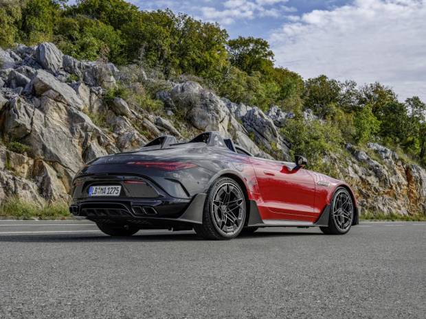 $!2024 / Concept Mercedes-AMG PureSpeed / Exterieurfarbe Le Mans Rot &amp; graphitgrau Metallic;(Energieverbrauch kombiniert: 13,7 l/100 km | CO₂-Emissionen kombiniert: 312 g/km | CO₂-Klasse: G)* 2024 / Concept Mercedes-AMG PureSpeed / exterieur color Le Mans red &amp; graphitgrey metallic;(Combined energy consumption: 13.7 l/100 km | combined CO₂ emissions: 312 g/km | CO₂ class: G)*