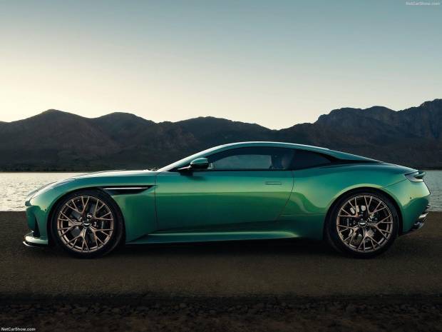 $!Aston Martin DB12.