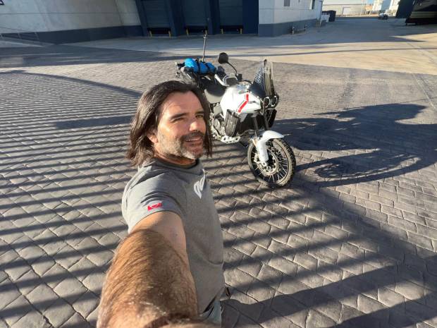 $!Charly Sinewan y su nueva Ducati DesertX