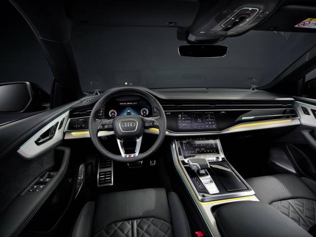 $!Interior del Audi Q8.