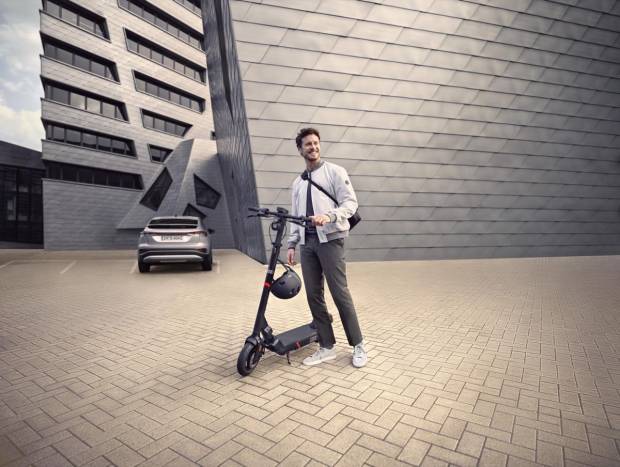 $!Audi electric kick scooter powered by Egret.