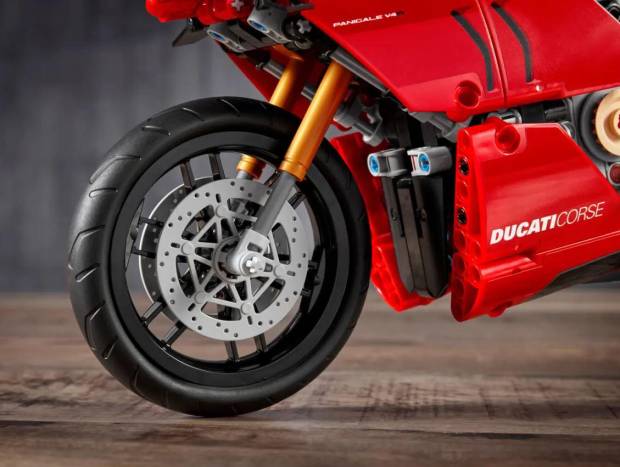 $!La Ducati Panigale V4 R de Lego