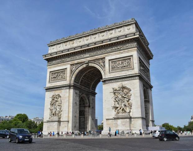 $!El Arco del Triunfo es uno de los monumentos más importantes y una rotonda curiosa