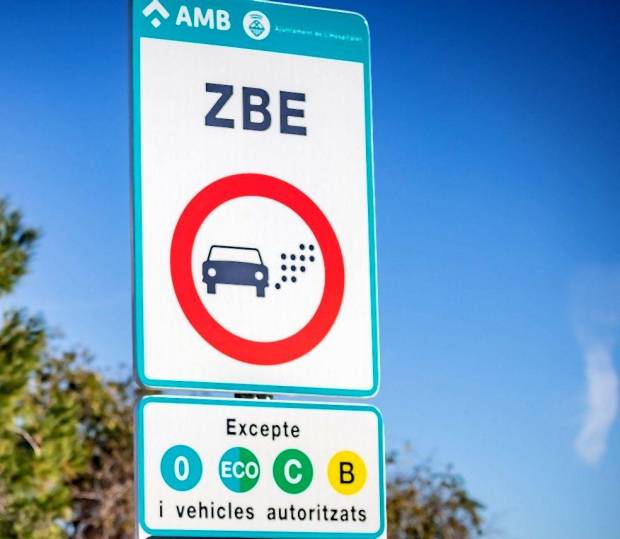 $!Señal de tráfico informativa que alerta de la entrada a la ZBE