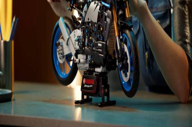 $!La Yamaha MT-10 SP de Lego Technic