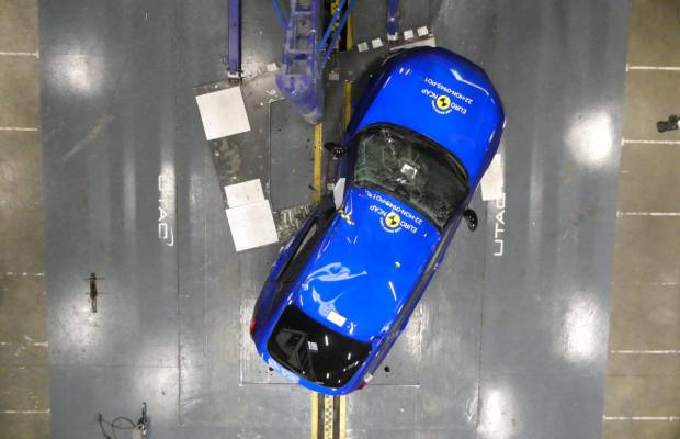 $!El Honda Civic e:HEV durante las pruebas Euro NCAP
