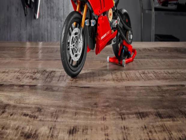 $!La Ducati Panigale V4 R de Lego