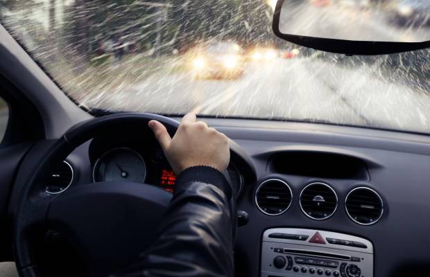 Sigue estos consejos para cuidar los parabrisas del coche