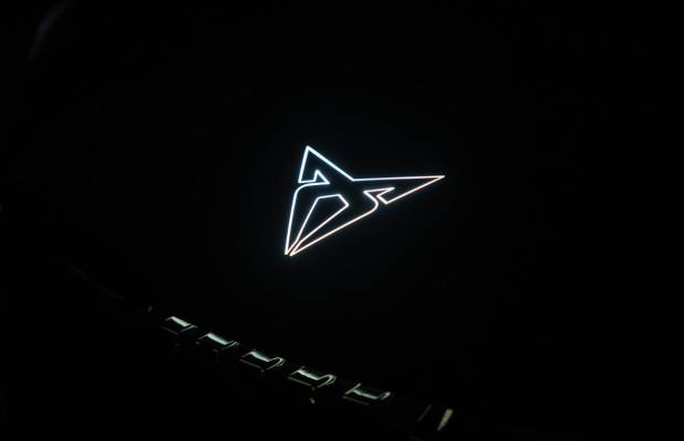 $!El logo iluminado del Cupra Tavascan