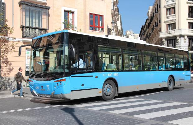 $!En Madrid ¿puedes llevar tu patinete en el autobús?