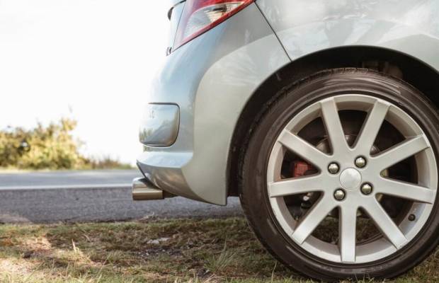 Cómo Pintar las Llantas del Coche para que Parezcan como Nuevas