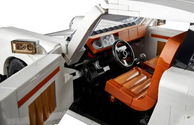 $!El interior del Porsche 911 de Lego